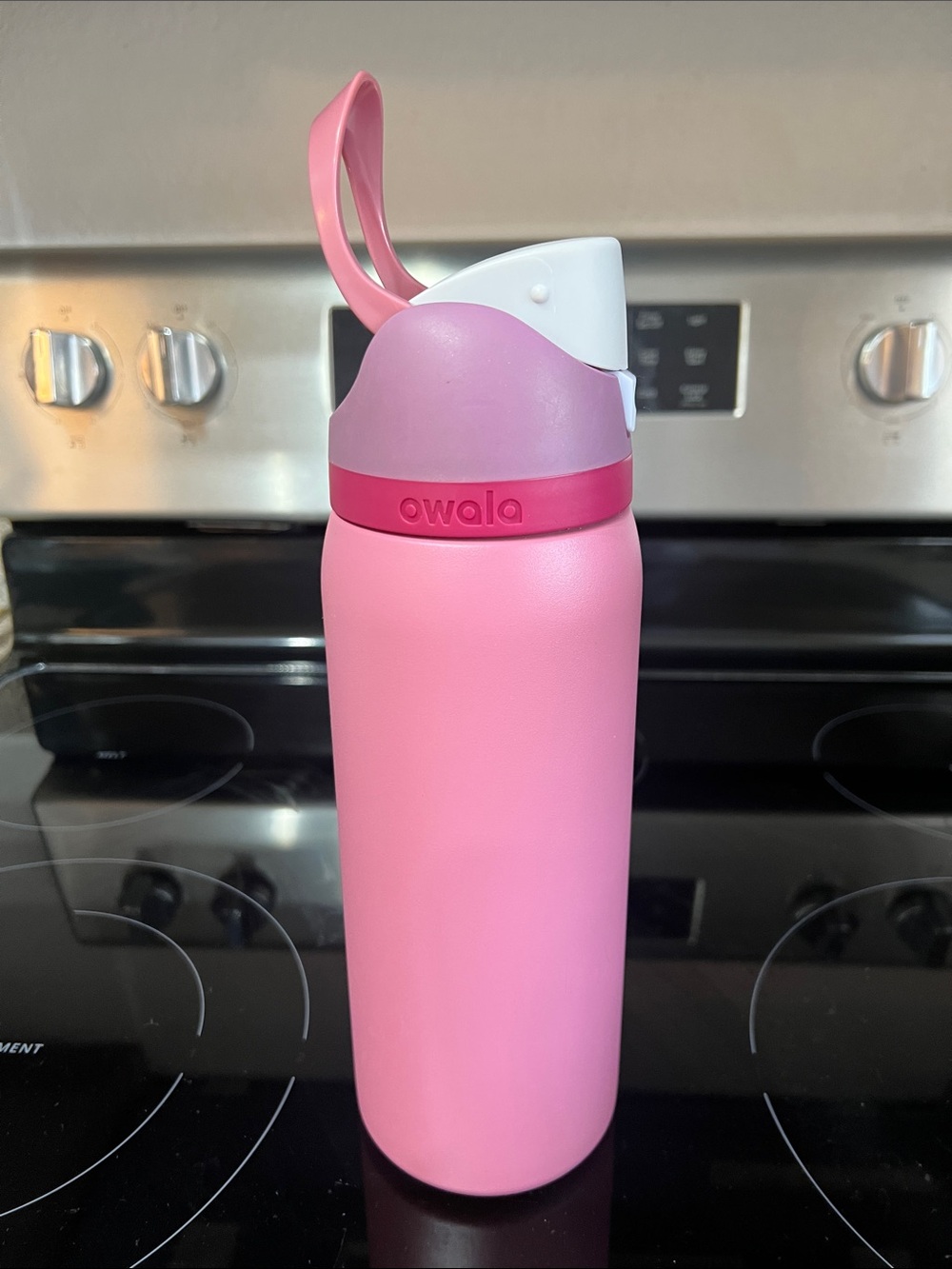 Owala Pink Insulated Water Bottle with Easy-Flip Straw